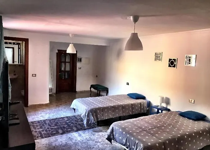 Casa Amarilla Junto Al Mar